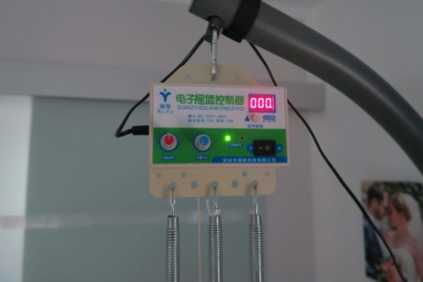automatische Federwiege aus China – die günstige Alternative