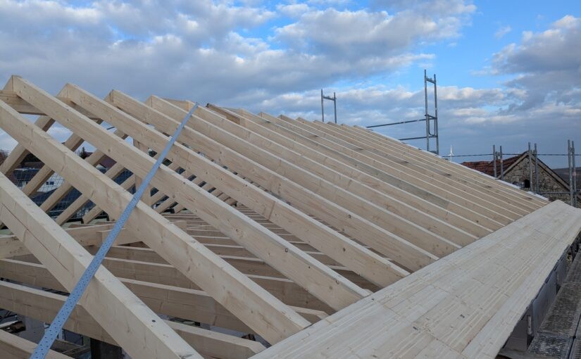 Der Dachstuhl ist da