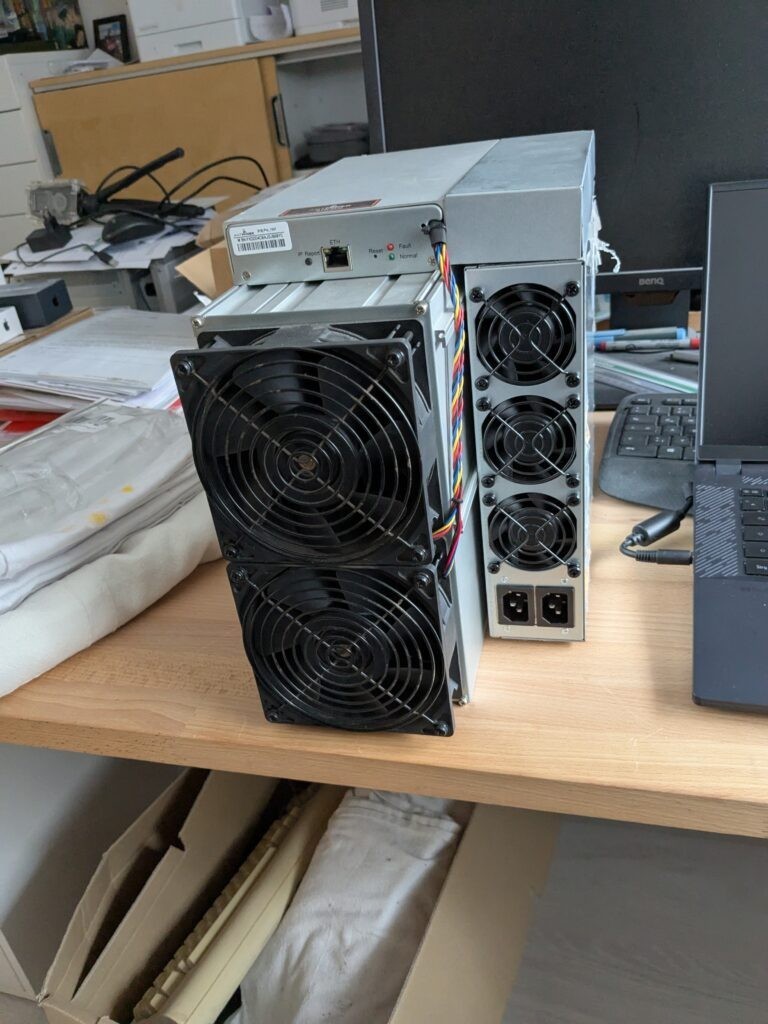 Antminer S19j Pro